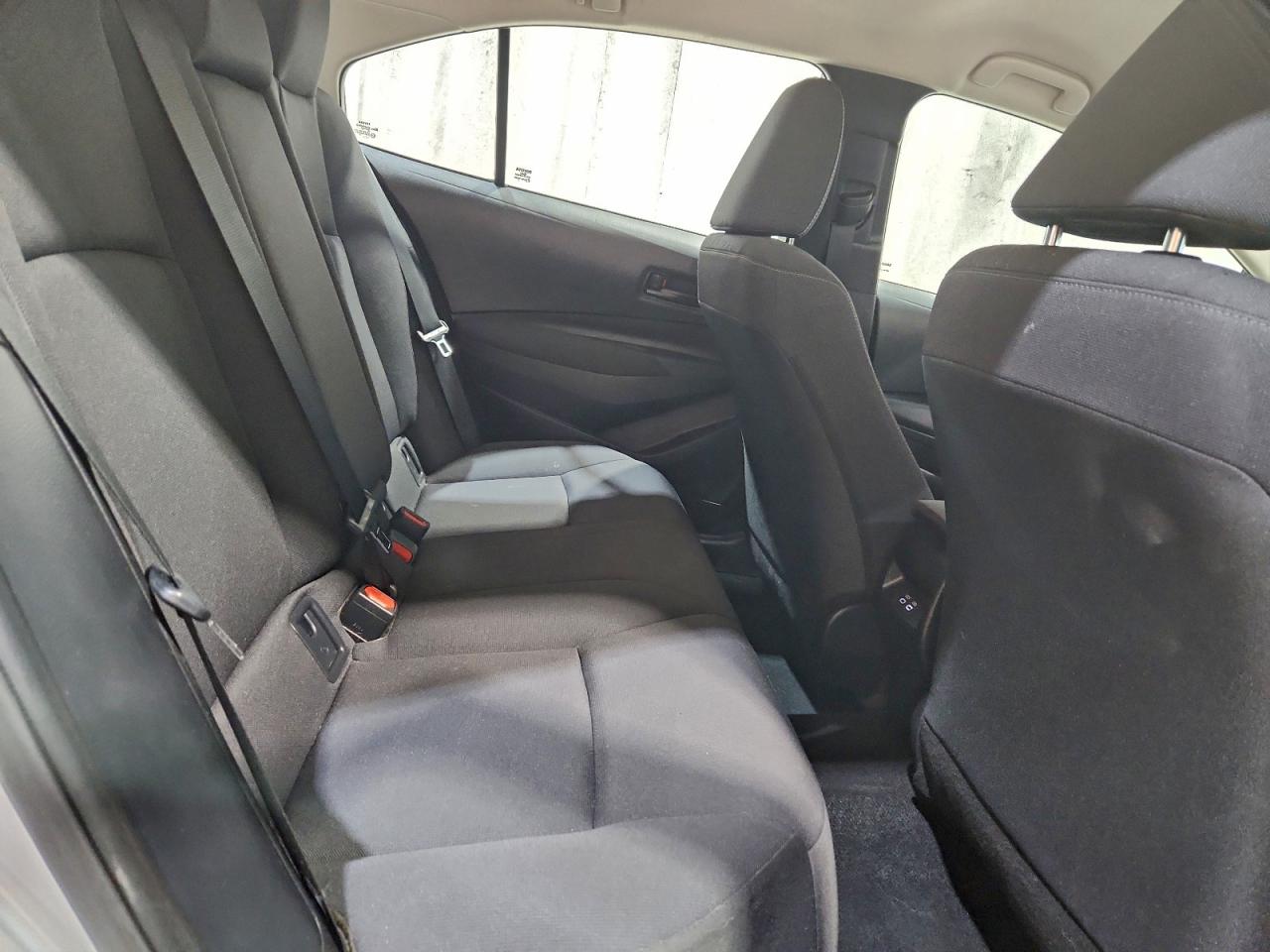 2025 TOYOTA COROLLA LE photo 10