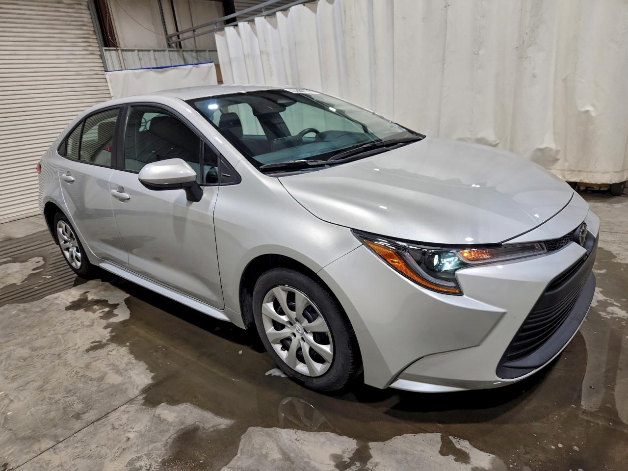 2025 TOYOTA COROLLA LE photo 4