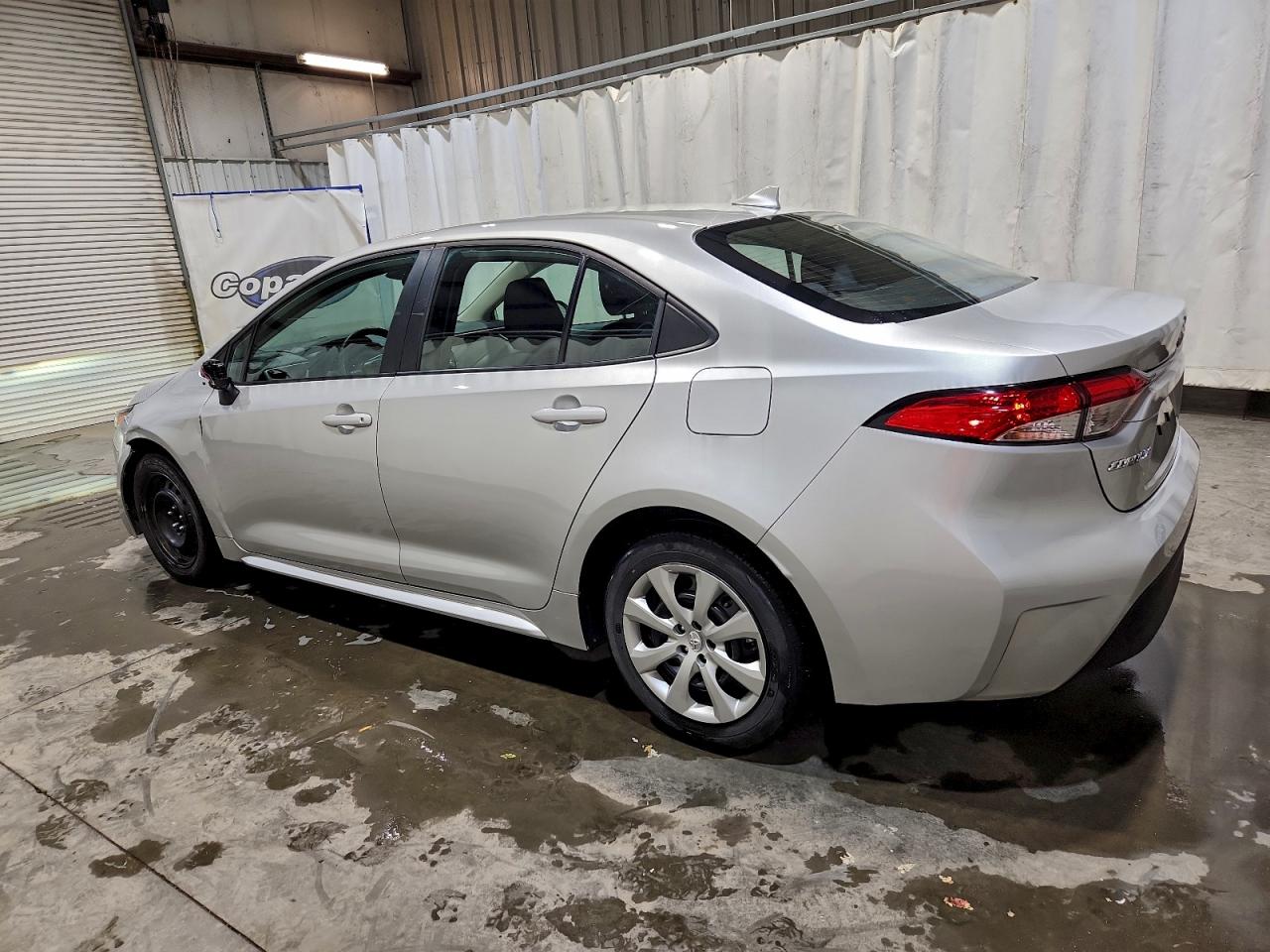 2025 TOYOTA COROLLA LE photo 2