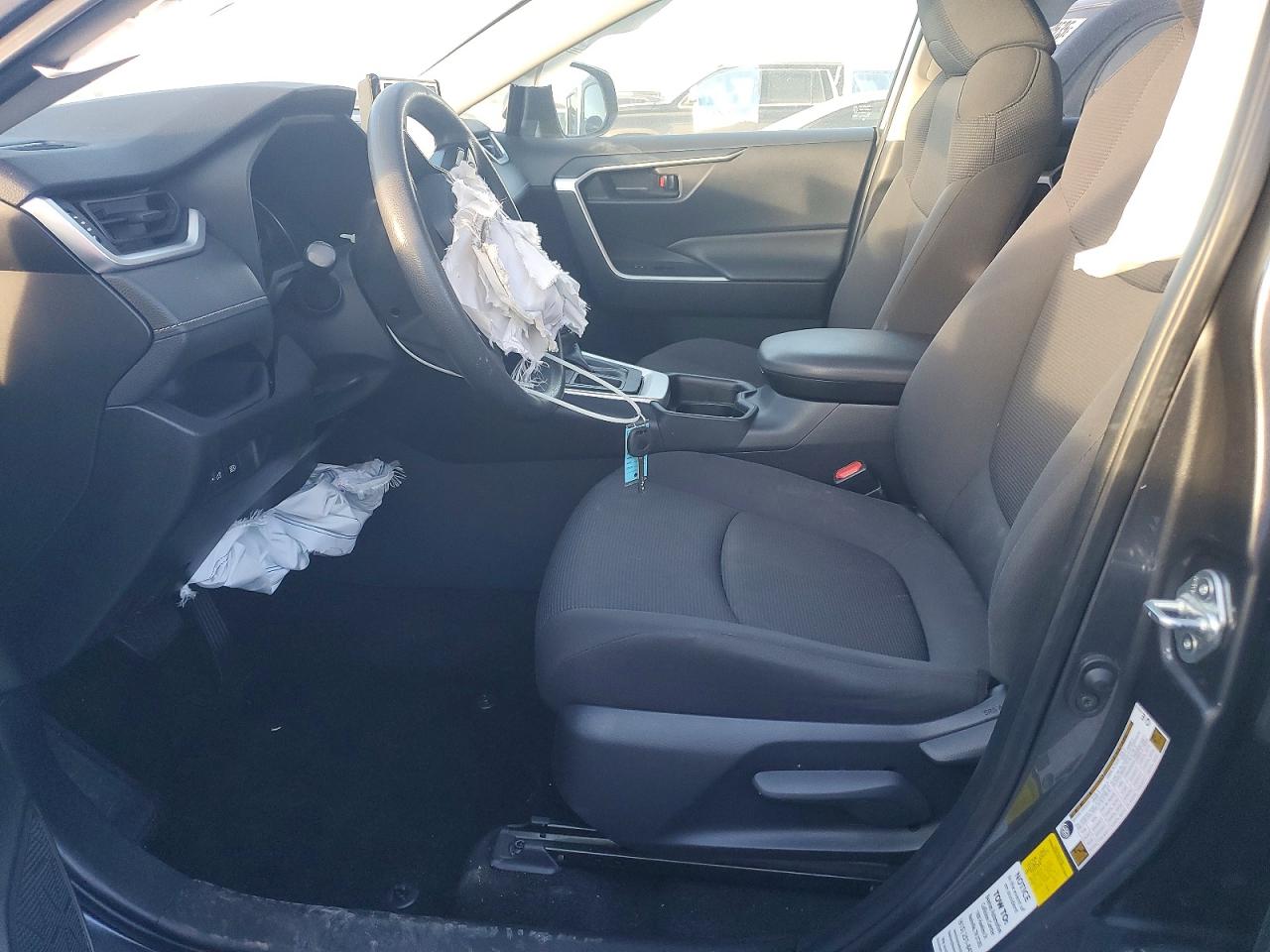 2019 TOYOTA RAV4 LE photo 7