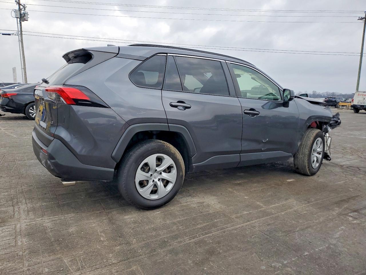 2019 TOYOTA RAV4 LE photo 3
