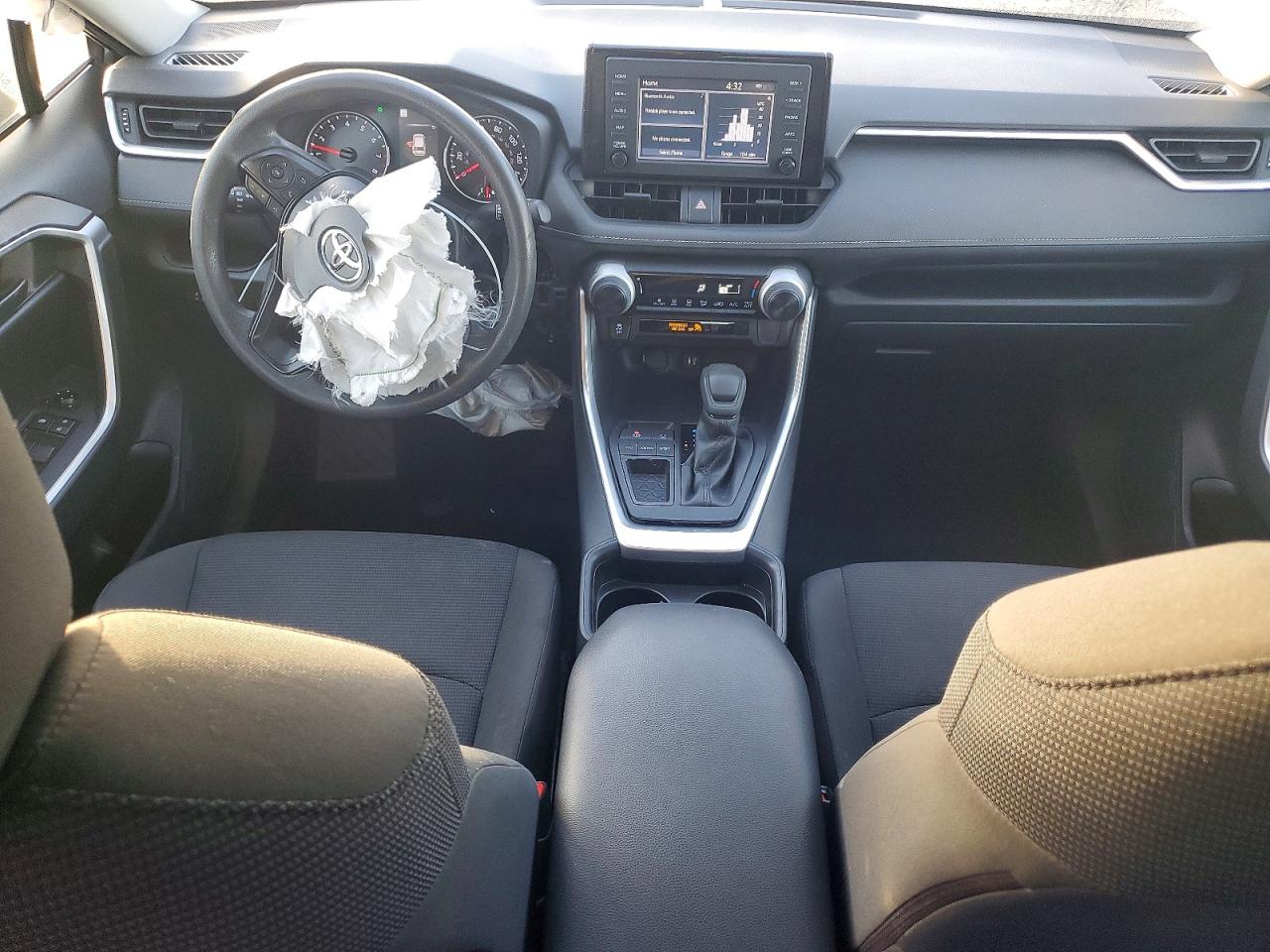 2019 TOYOTA RAV4 LE photo 8