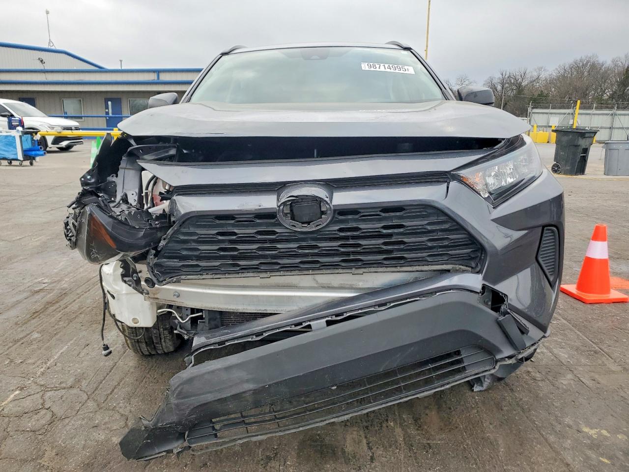2019 TOYOTA RAV4 LE photo 5