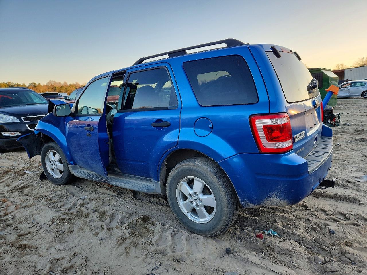 2012 FORD ESCAPE XLT photo 2