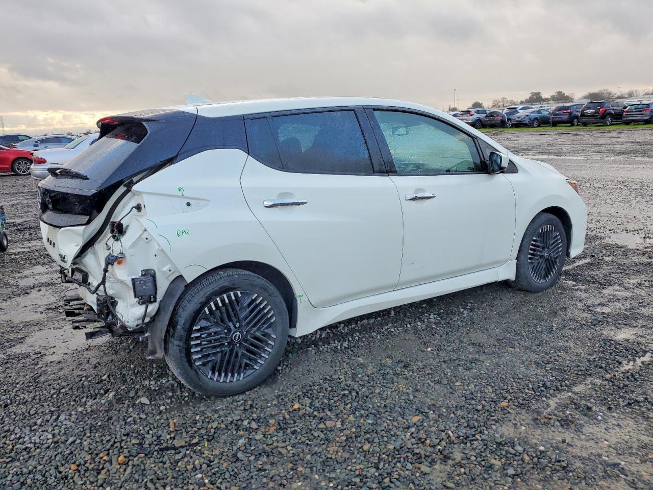 2023 NISSAN LEAF SV PLUS photo 3
