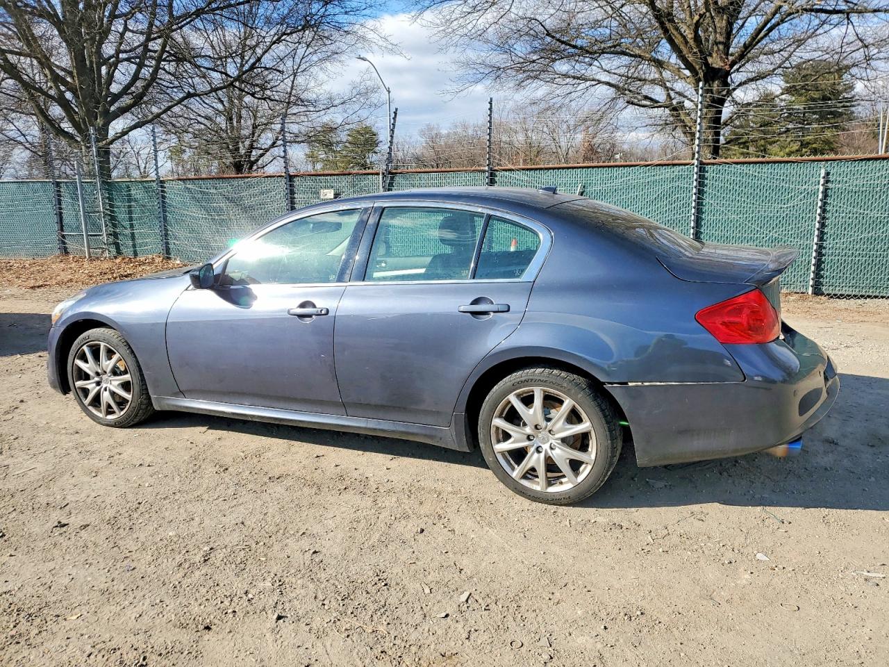 2012 INFINITI G37 photo 2