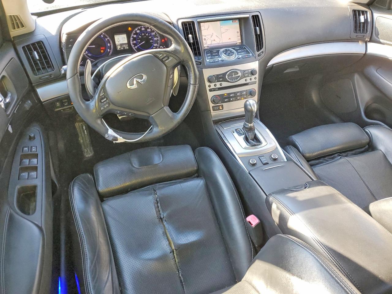 2012 INFINITI G37 photo 8