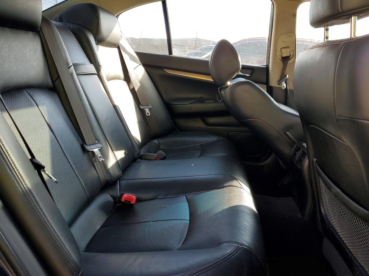 2012 INFINITI G37 photo 10