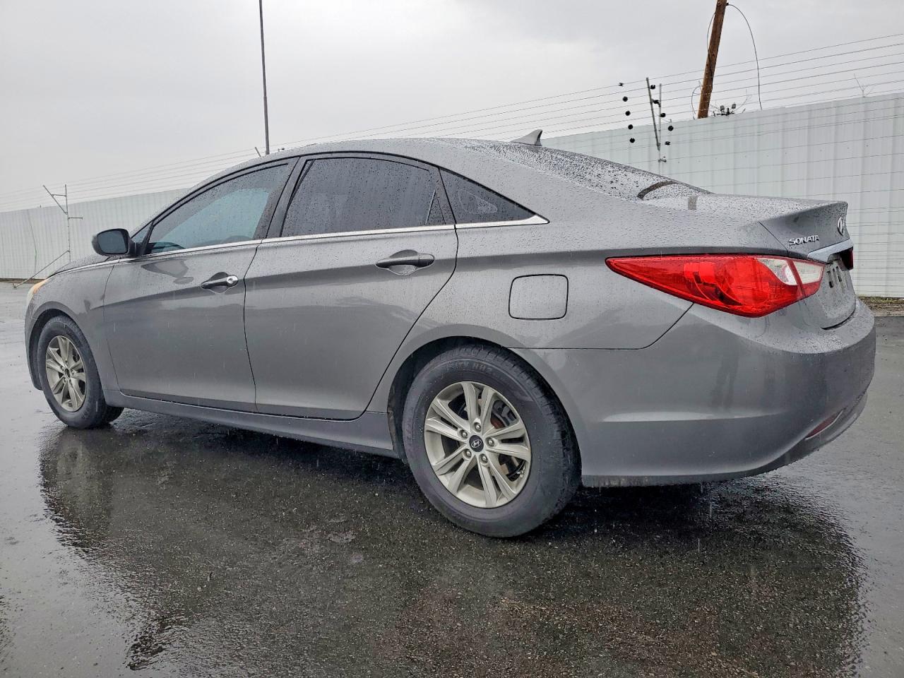 2011 HYUNDAI SONATA GLS photo 2