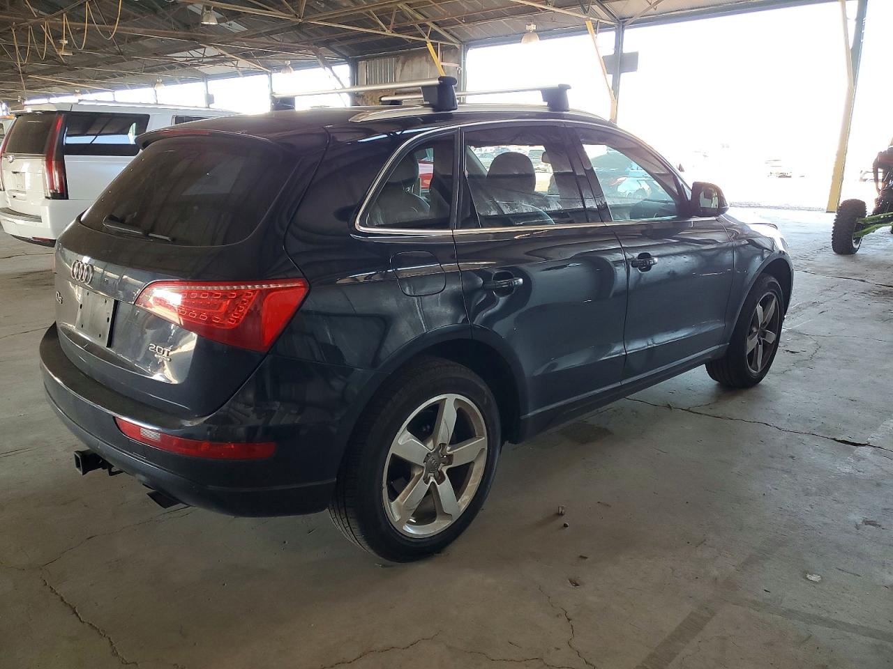 2011 AUDI Q5 PREMIUM PLUS photo 3