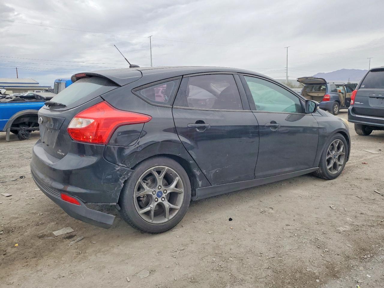 2014 FORD FOCUS SE photo 3