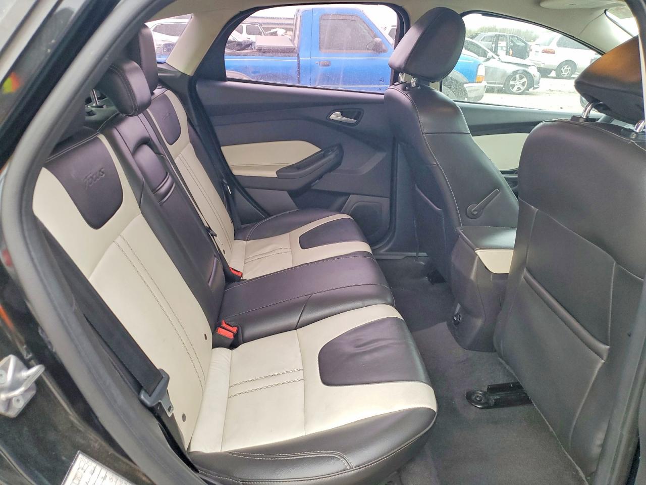 2014 FORD FOCUS SE photo 10