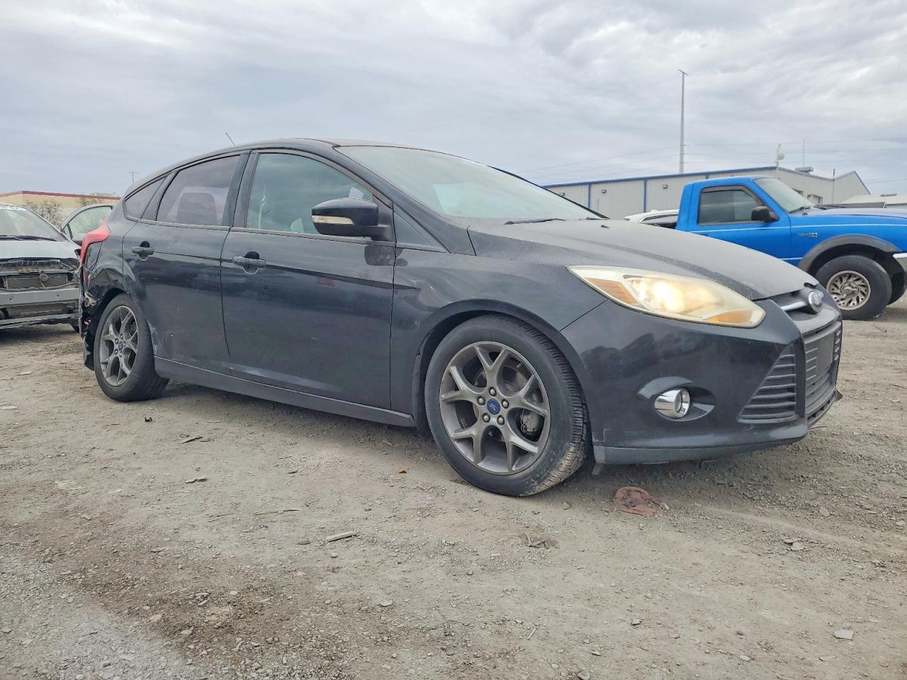 2014 FORD FOCUS SE photo 4