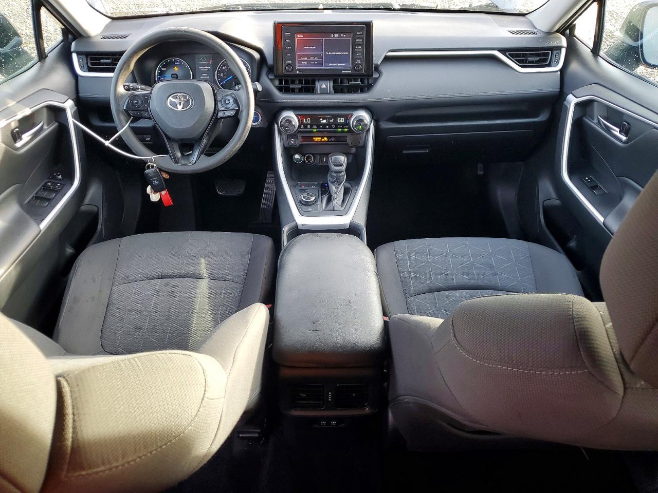 2021 TOYOTA RAV4 XLE photo 8