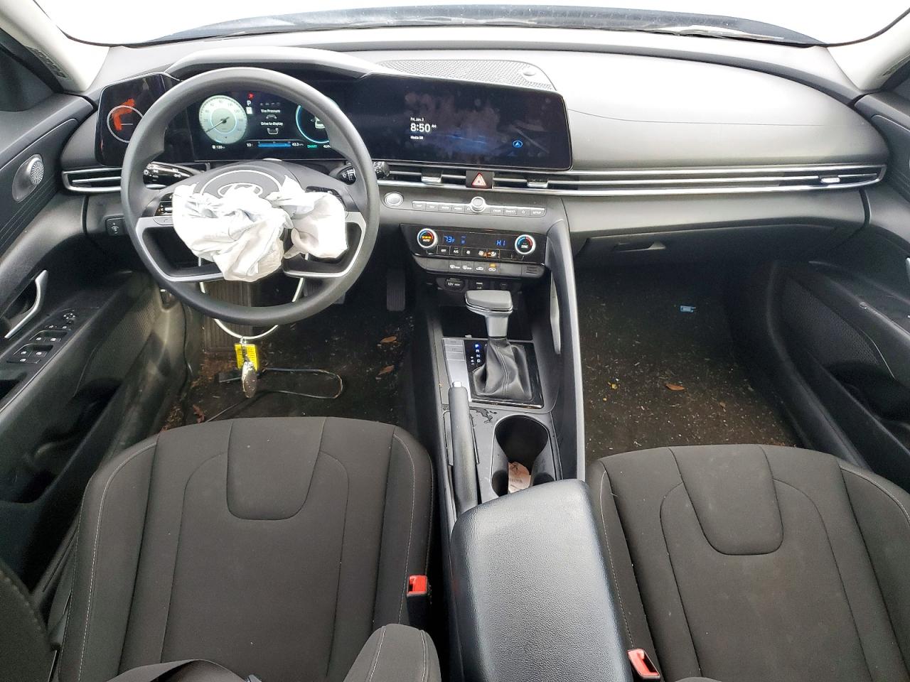 2024 HYUNDAI ELANTRA SEL photo 8