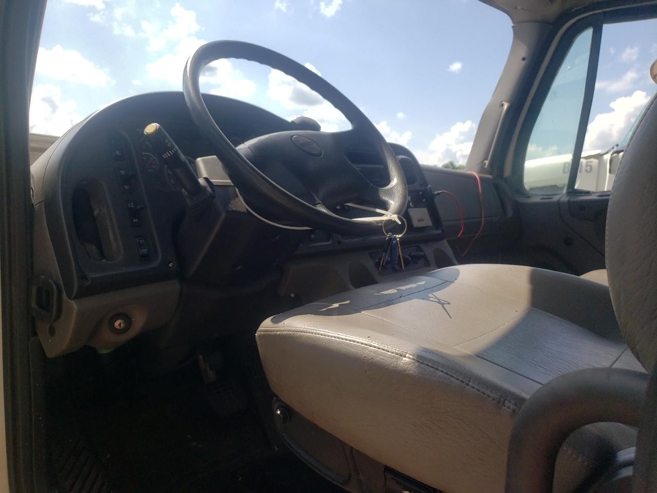 2020 FREIGHTLINER M2 106 MEDIUM DUTY photo 8