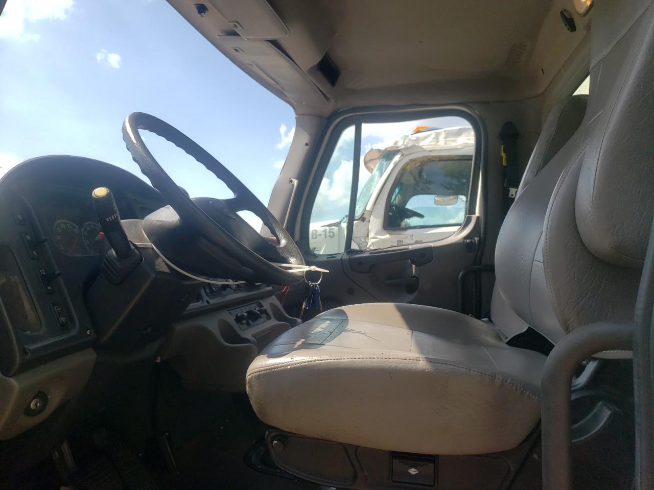 2020 FREIGHTLINER M2 106 MEDIUM DUTY photo 7
