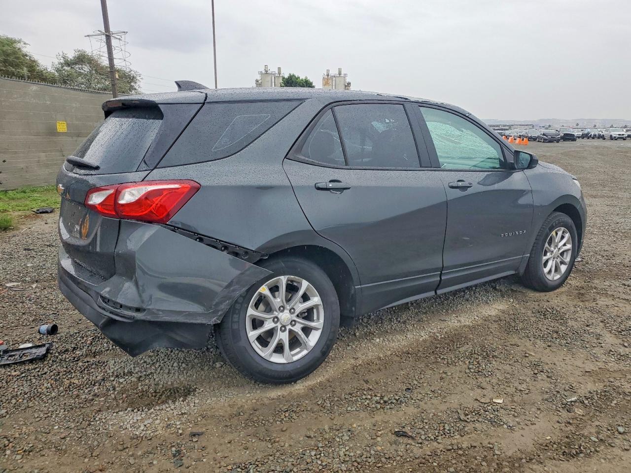 2019 CHEVROLET EQUINOX LS photo 3