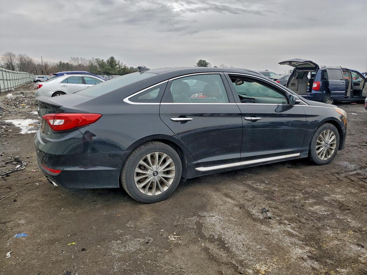 2015 HYUNDAI SONATA SPORT photo 3