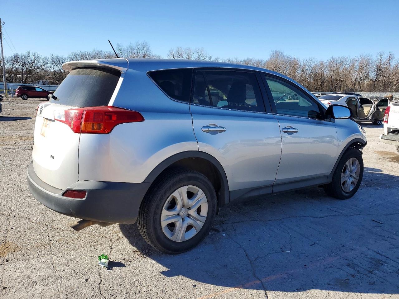 2013 TOYOTA RAV4 LE photo 3