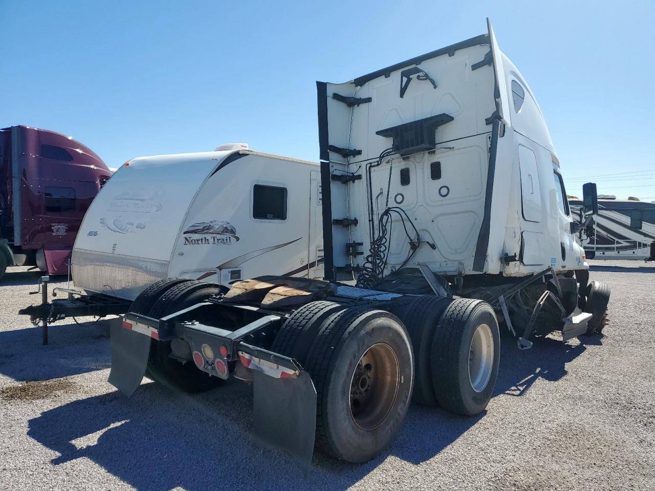 2016 FREIGHTLINER CASCADIA 125 photo 4