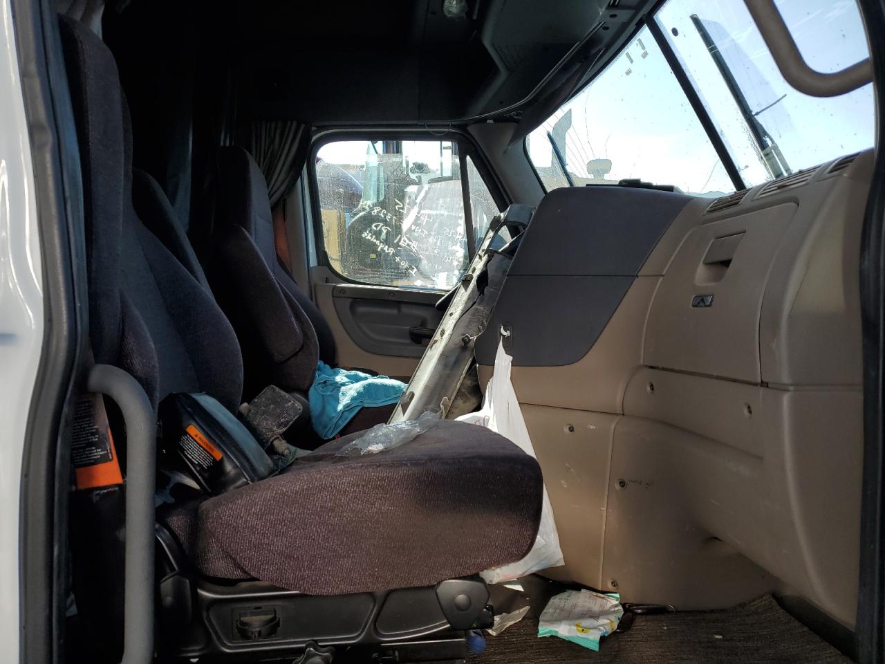 2016 FREIGHTLINER CASCADIA 125 photo 5