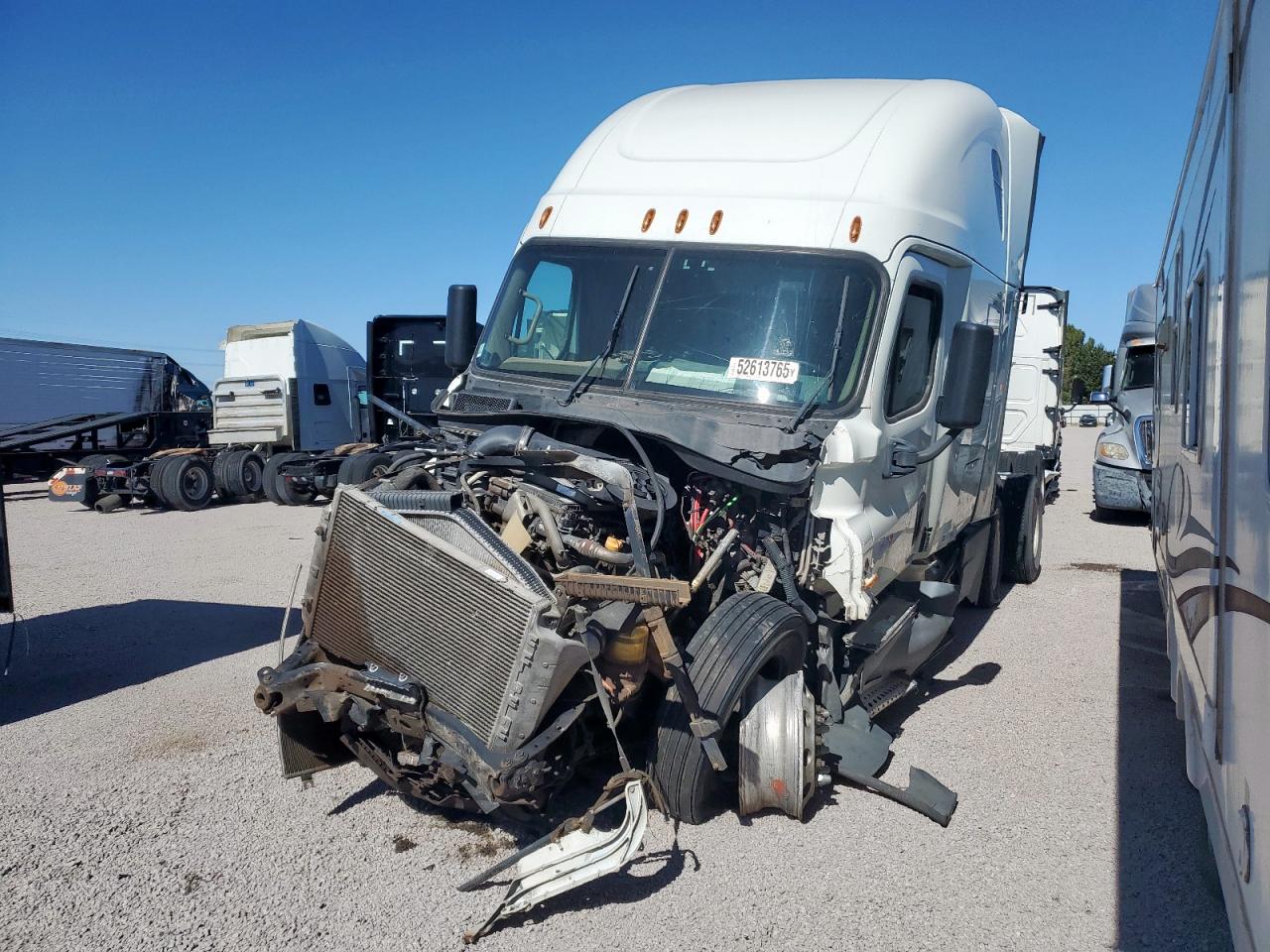 2016 FREIGHTLINER CASCADIA 125 photo 2