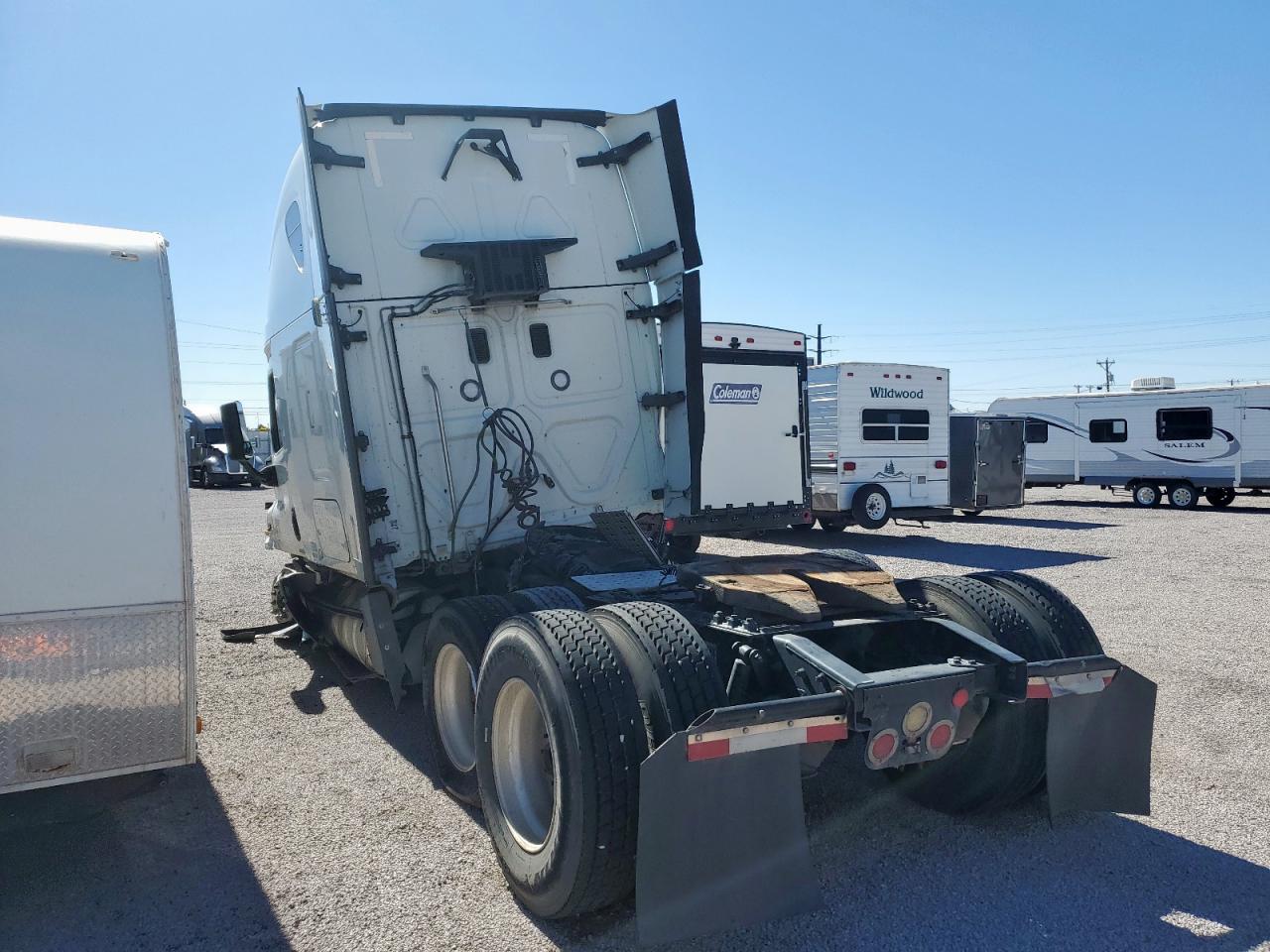 2016 FREIGHTLINER CASCADIA 125 photo 3