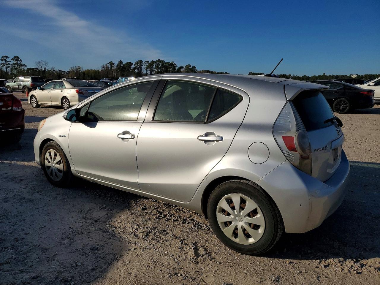 2013 TOYOTA PRIUS C photo 2