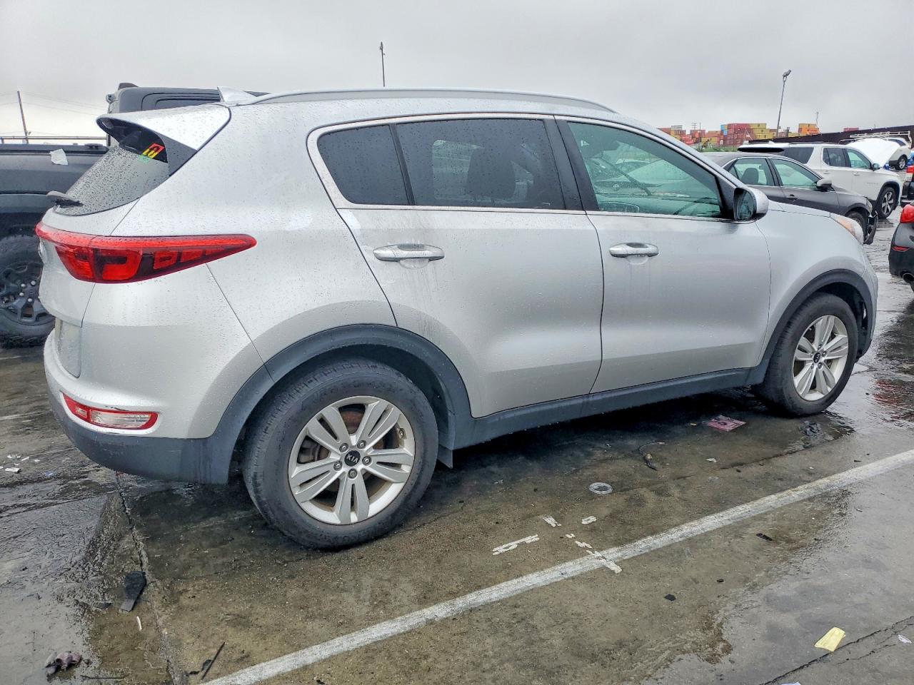 2018 KIA SPORTAGE LX photo 3