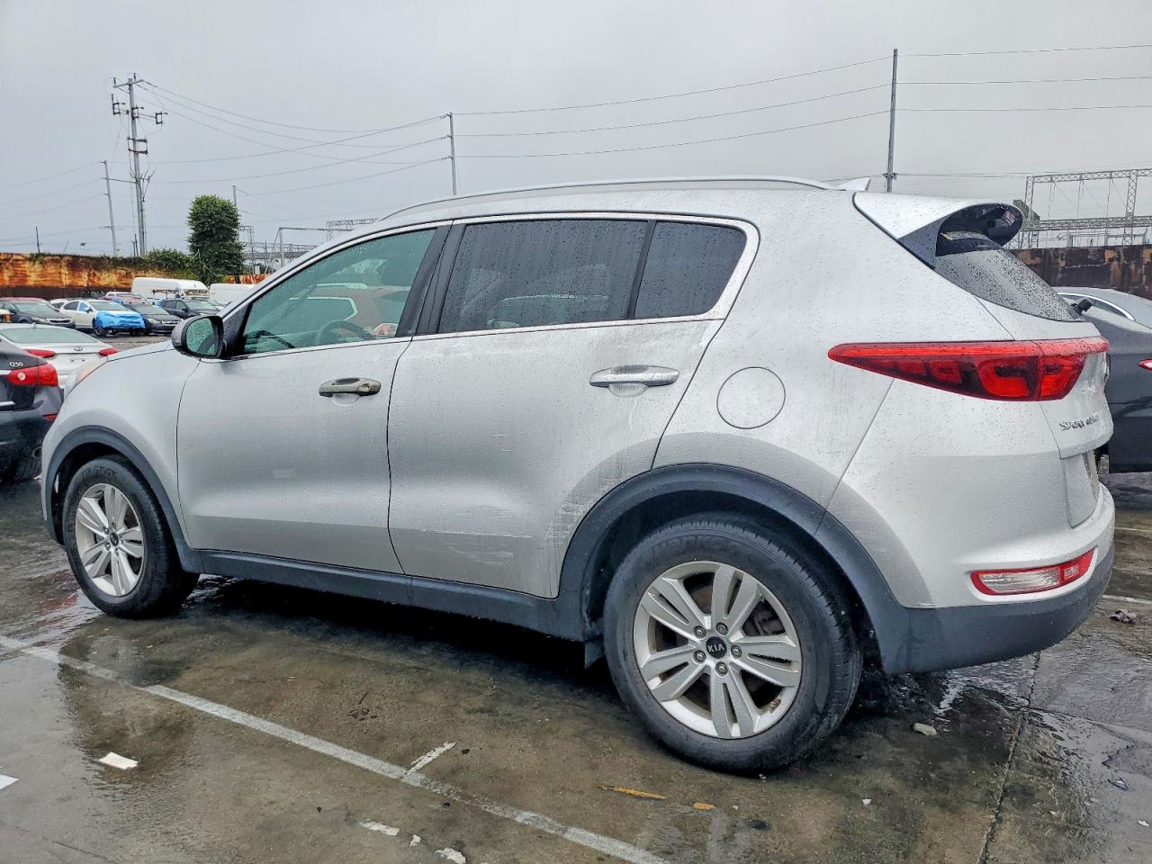 2018 KIA SPORTAGE LX photo 2