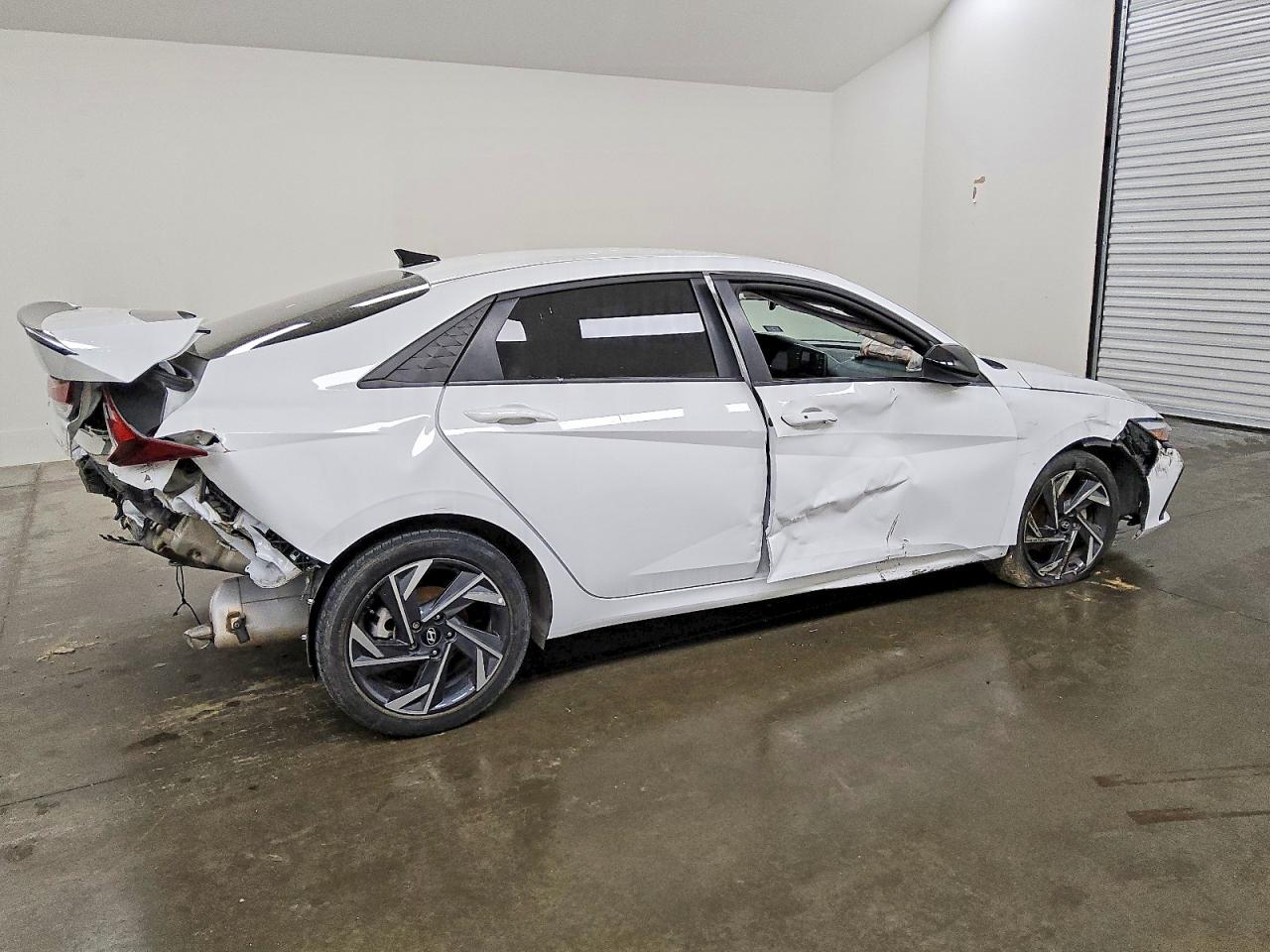 2025 HYUNDAI ELANTRA SEL SPORT photo 3