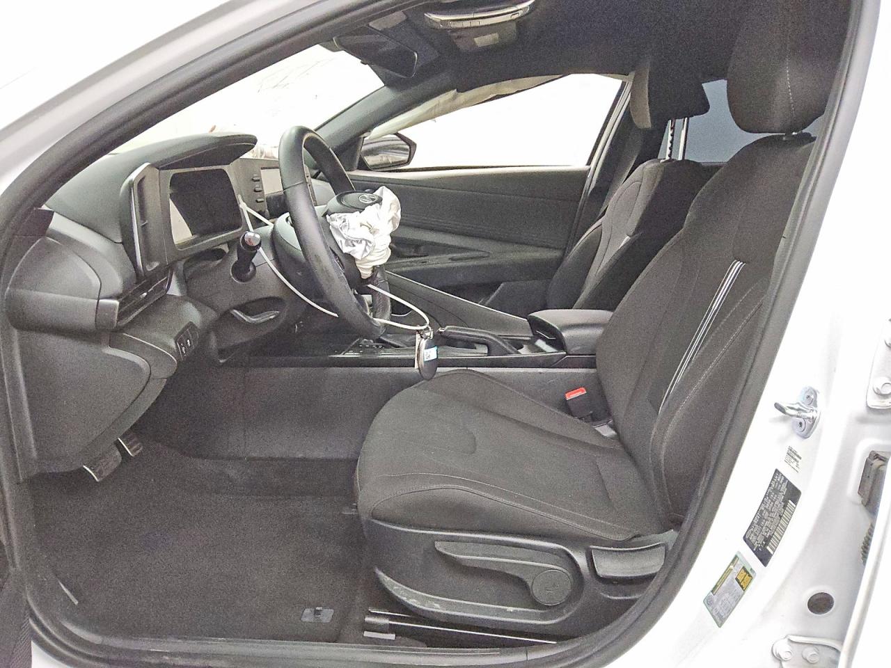 2025 HYUNDAI ELANTRA SEL SPORT photo 7