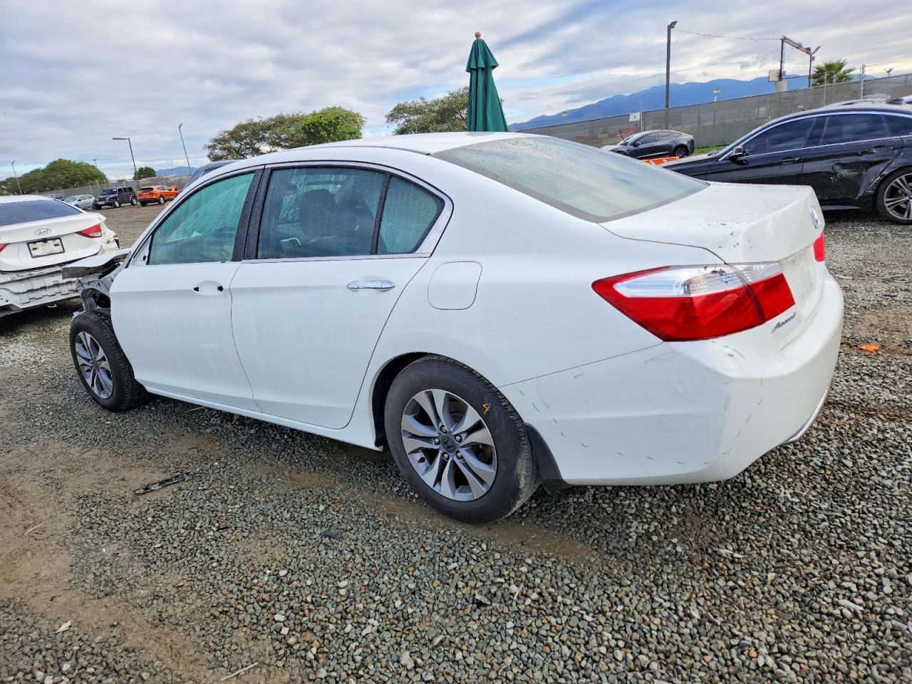 2014 HONDA ACCORD LX photo 2
