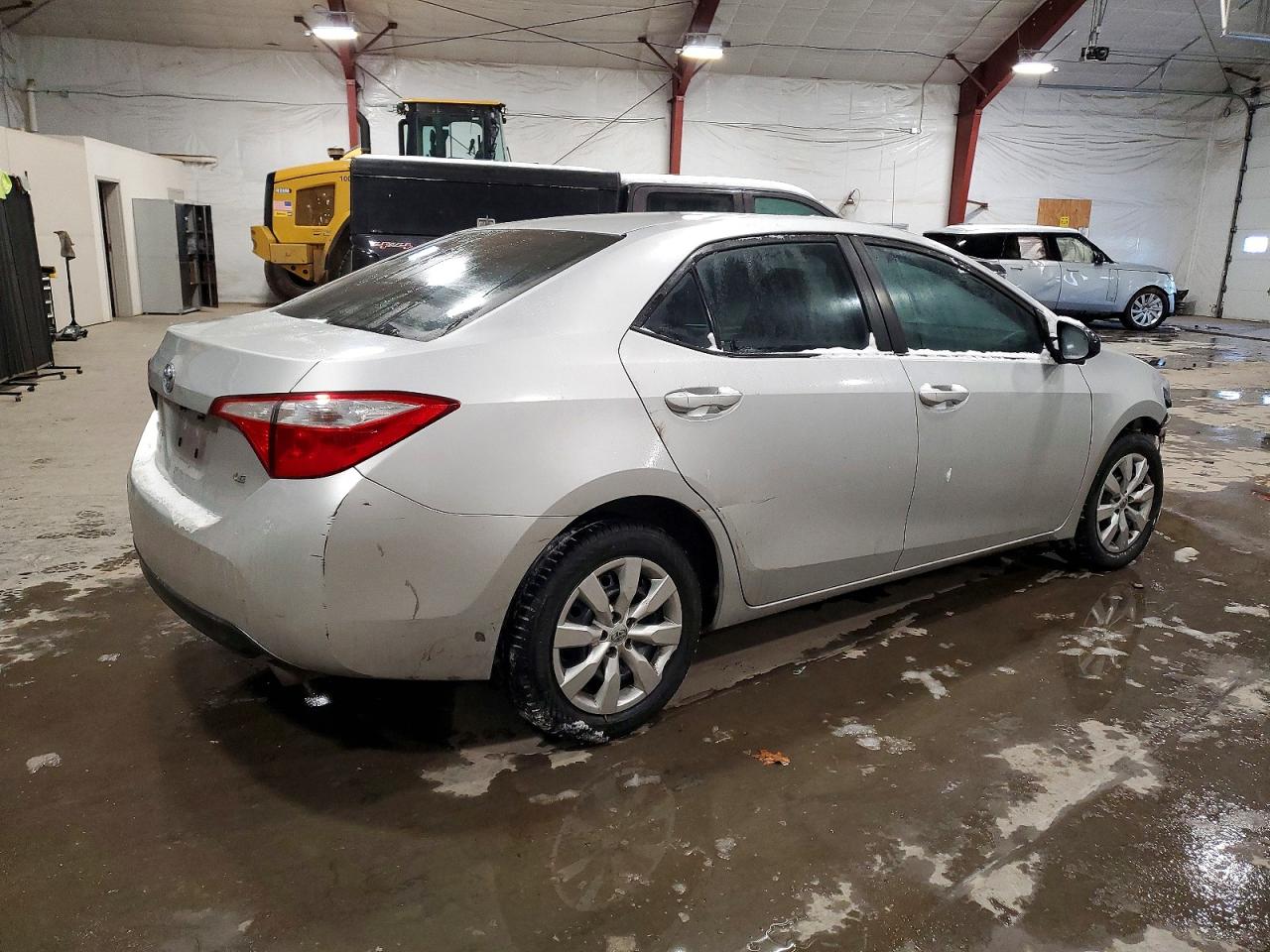 2014 TOYOTA COROLLA L photo 3