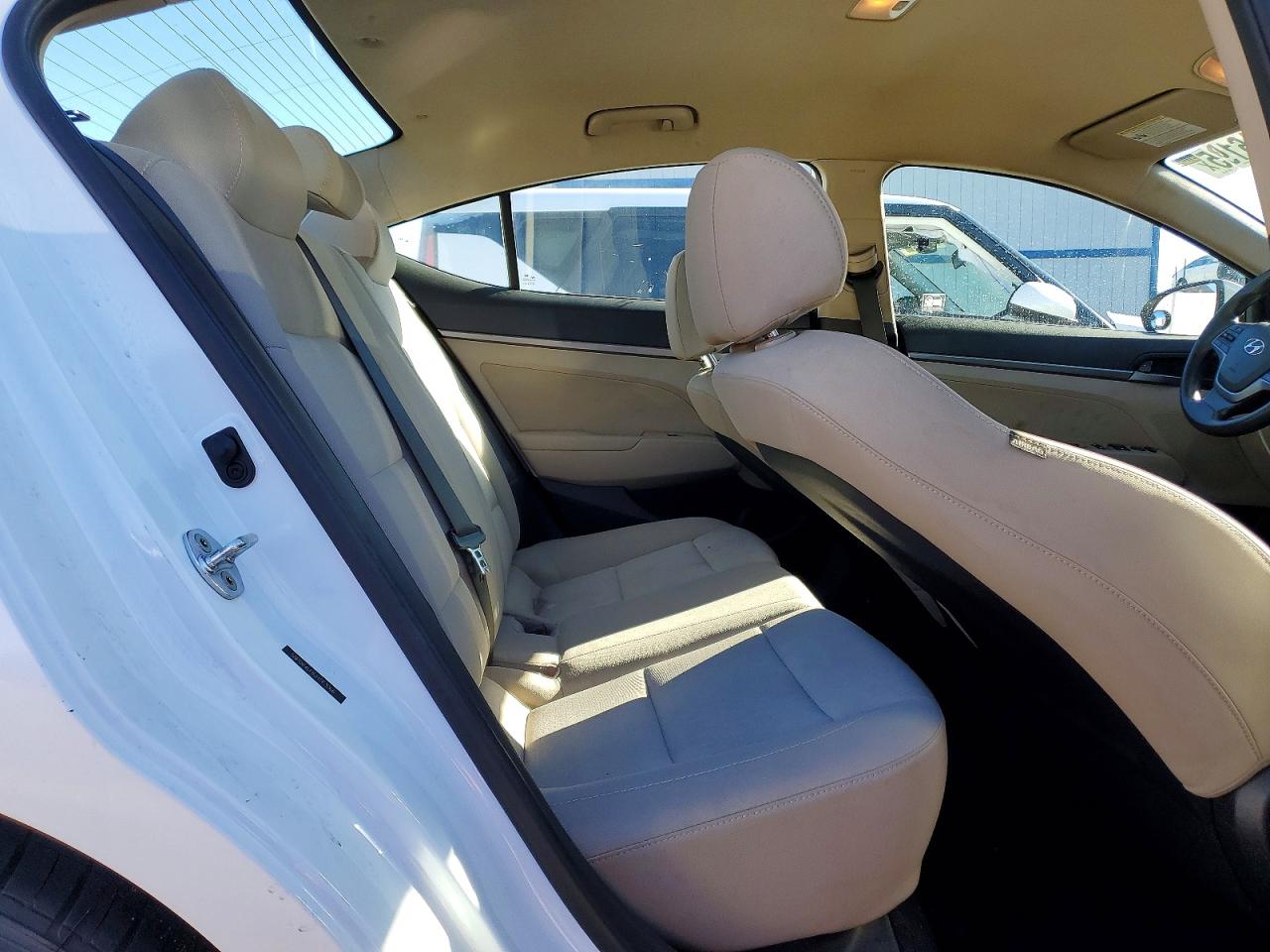 2018 HYUNDAI ELANTRA SEL photo 10