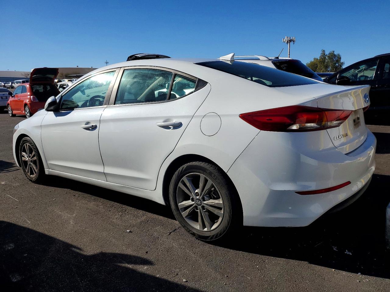 2018 HYUNDAI ELANTRA SEL photo 2