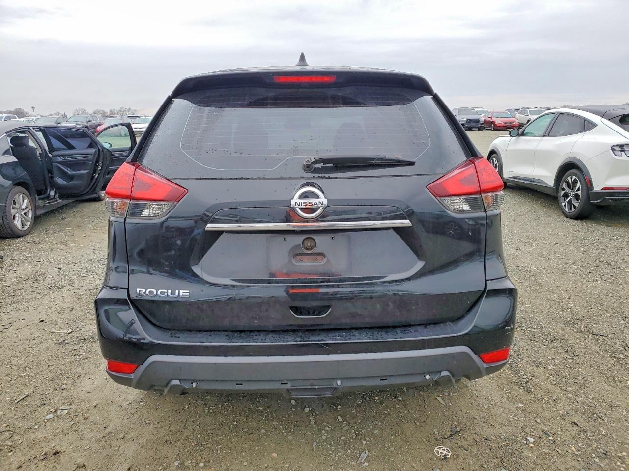 2017 NISSAN ROGUE S photo 6