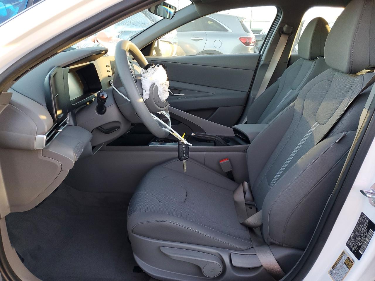 2025 HYUNDAI ELANTRA SE photo 7