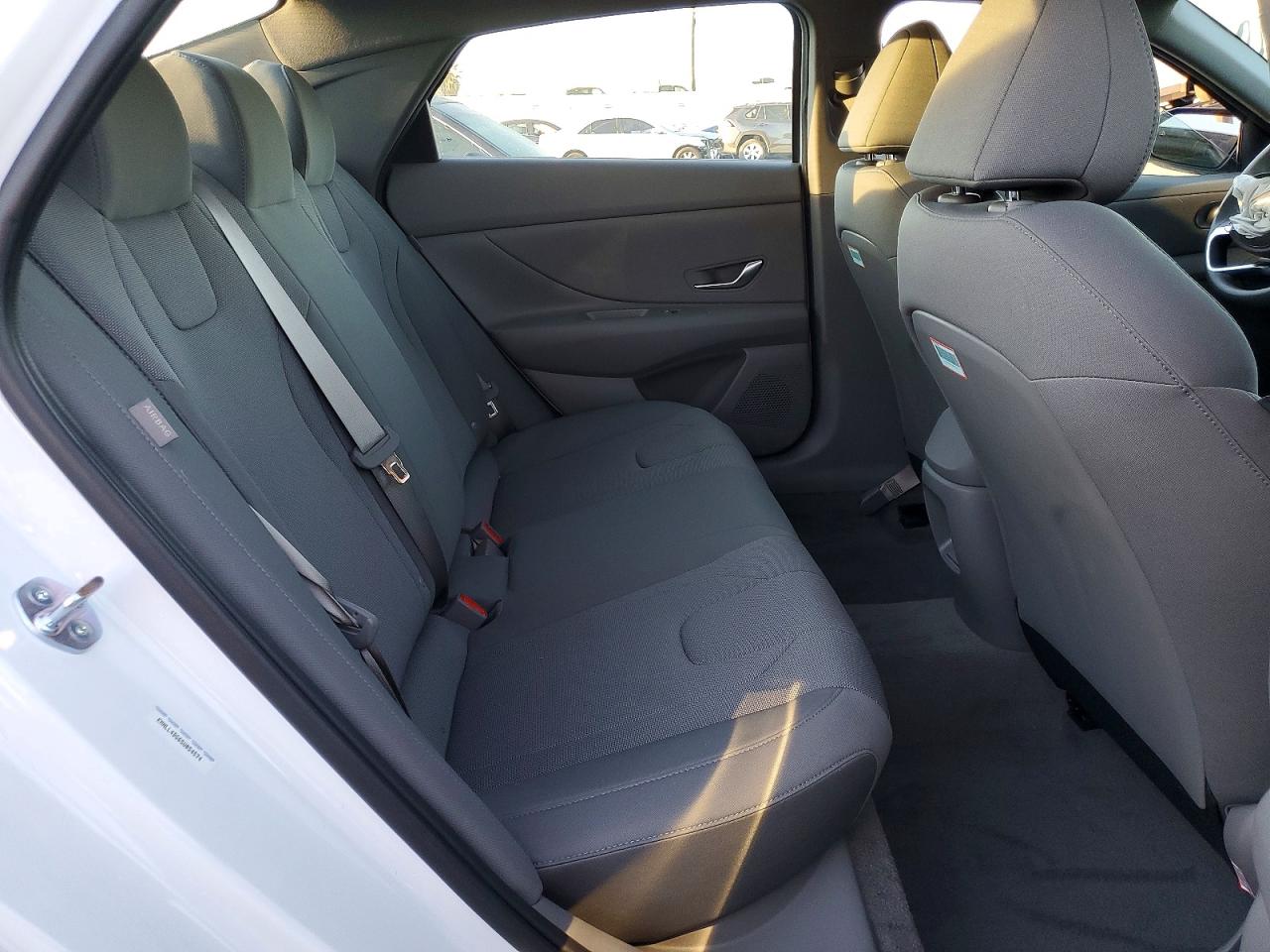 2025 HYUNDAI ELANTRA SE photo 10