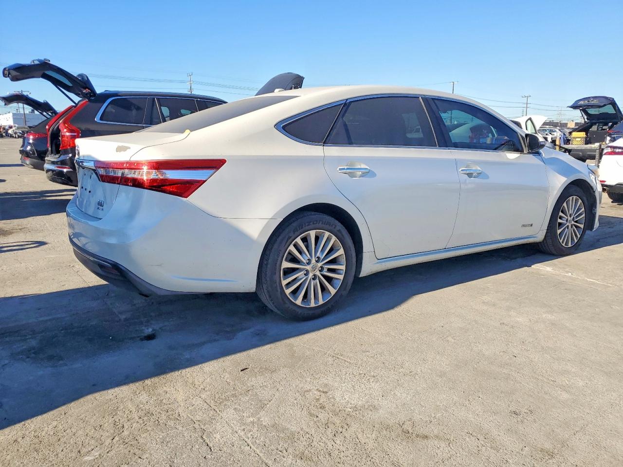 2013 TOYOTA AVALON HYBRID photo 3
