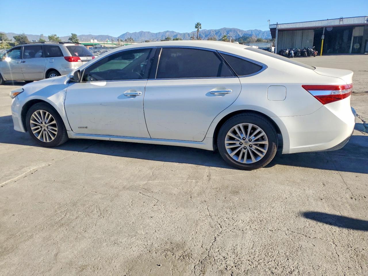 2013 TOYOTA AVALON HYBRID photo 2