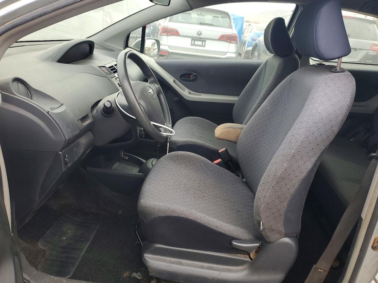 2009 TOYOTA YARIS photo 7