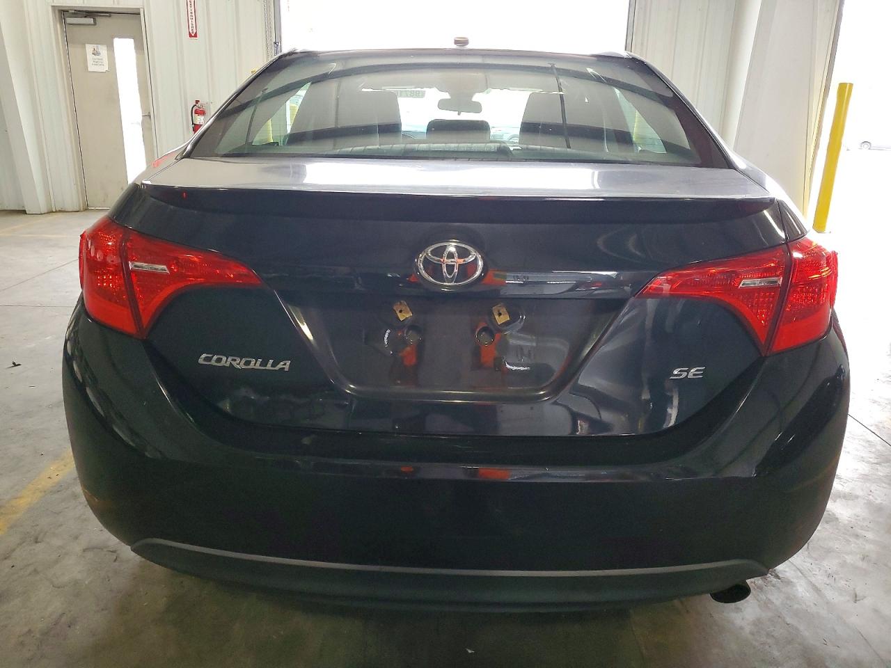 2017 TOYOTA COROLLA L photo 6