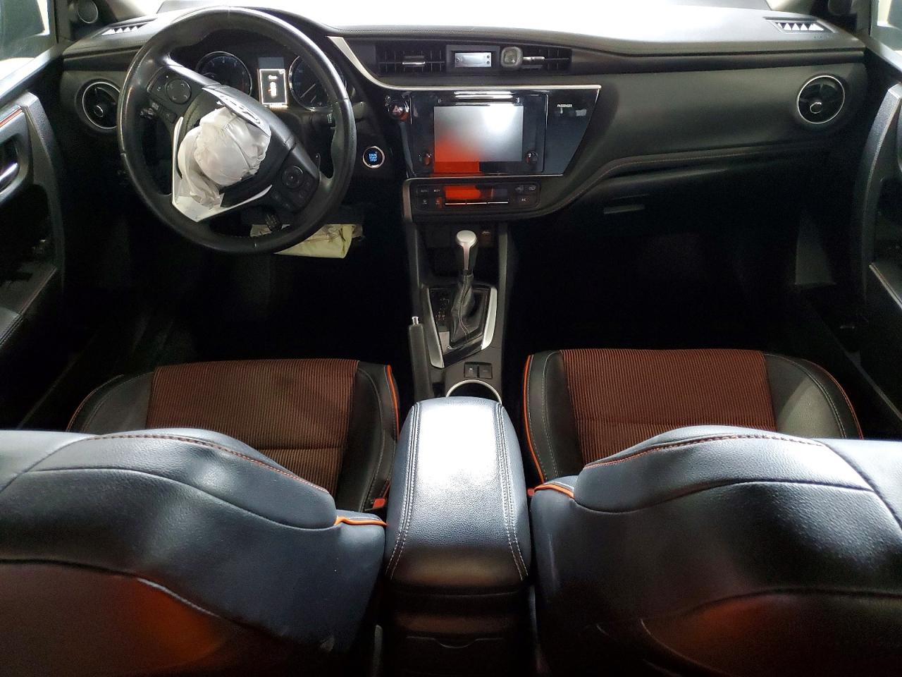 2017 TOYOTA COROLLA L photo 8