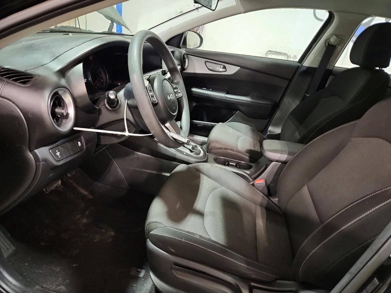 2023 KIA FORTE LX photo 7