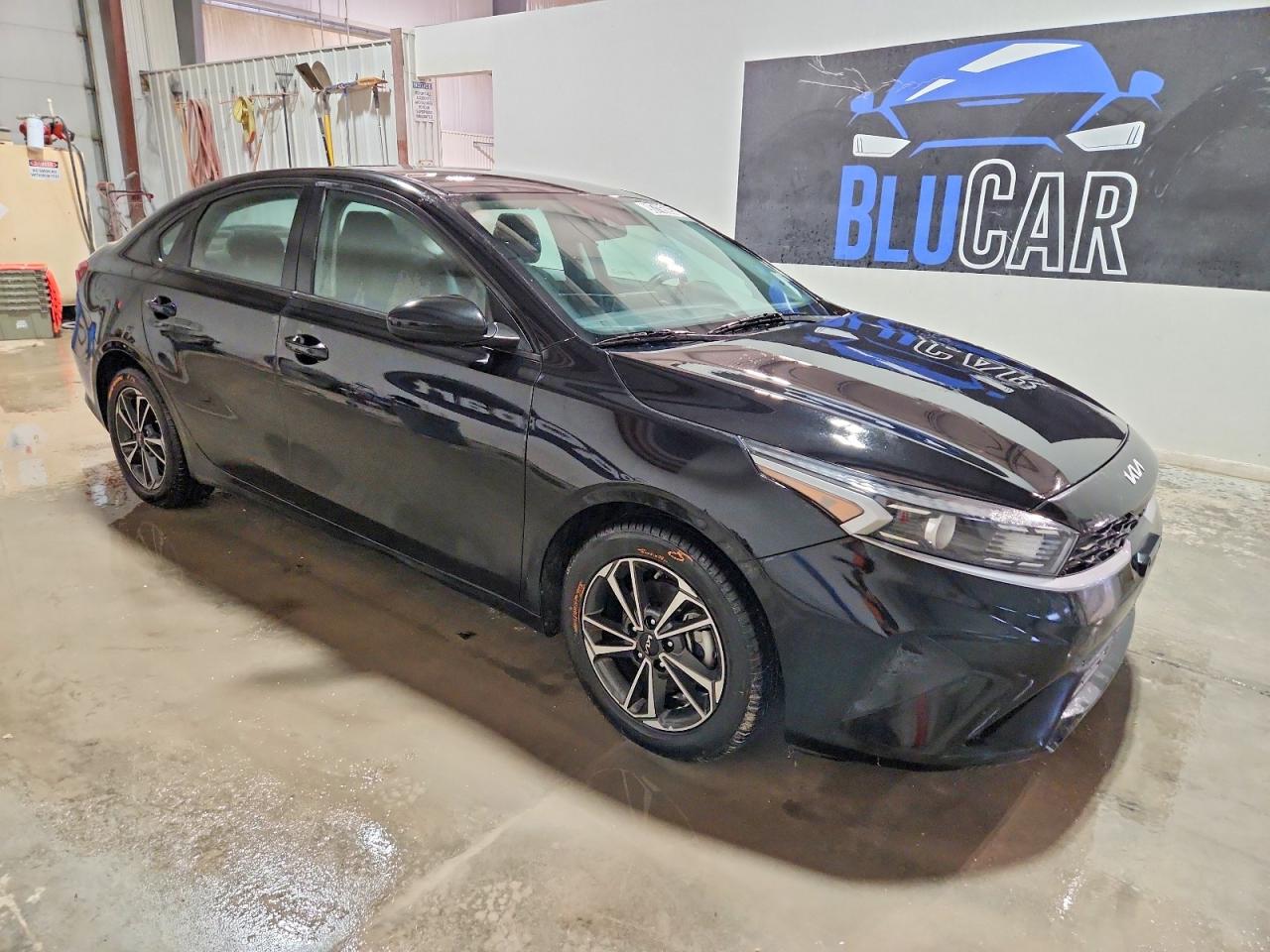 2023 KIA FORTE LX photo 4