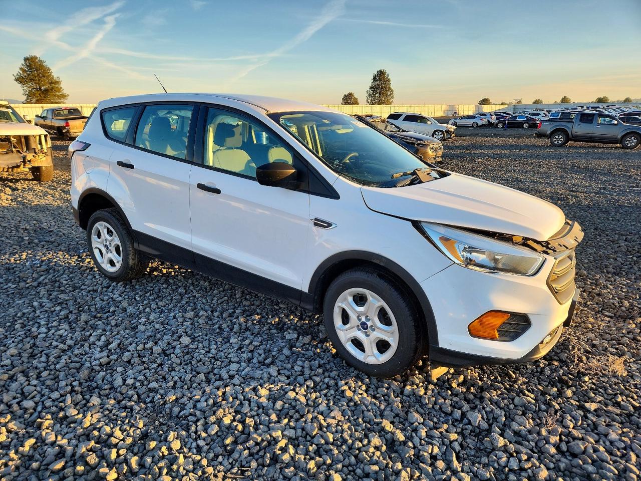 2017 FORD ESCAPE S photo 4