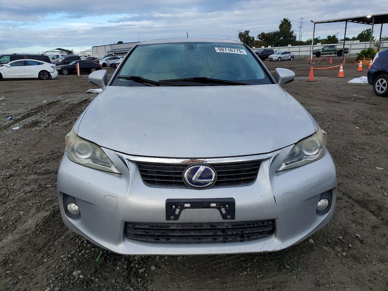 2013 LEXUS CT 200 photo 5