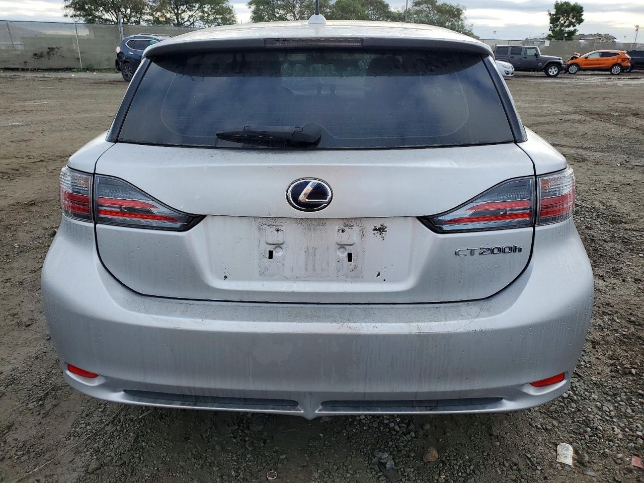 2013 LEXUS CT 200 photo 6